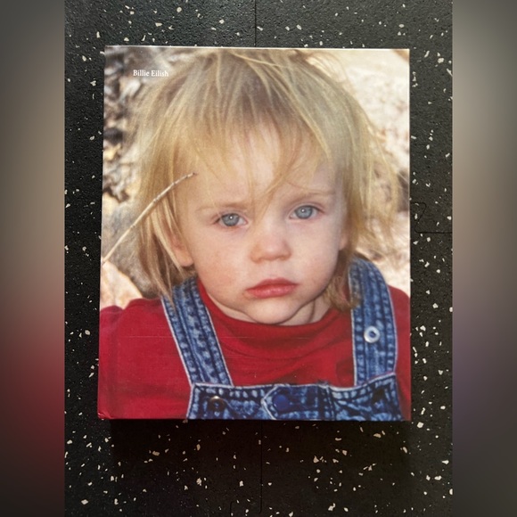 BILLIE EILISH BOOK - Picture 4 of 10